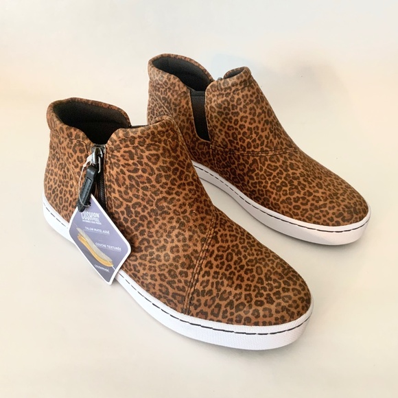 Clarks Pawley Adwin Cheetah Suede Ankle ZipUp Sneaker Leopard Bootie Women's - Picture 10 of 15